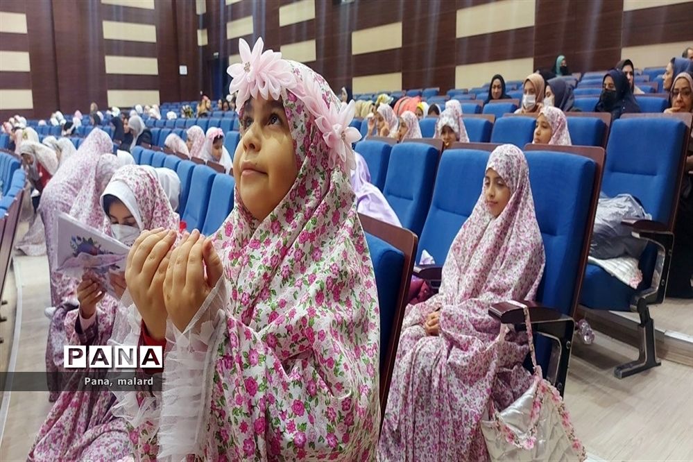 برگزاری جشن تکلیف دختران در فرهنگسرای بعثت صفادشت