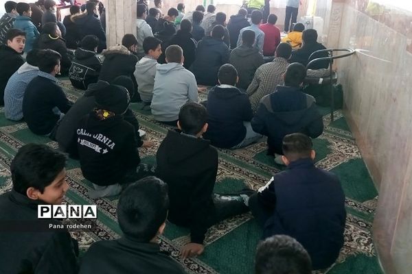 برگزاری جشن ماه رجب و میلاد امام‌ محمد باقر(ع) در دبیرستان ۱۳ آبان رودهن