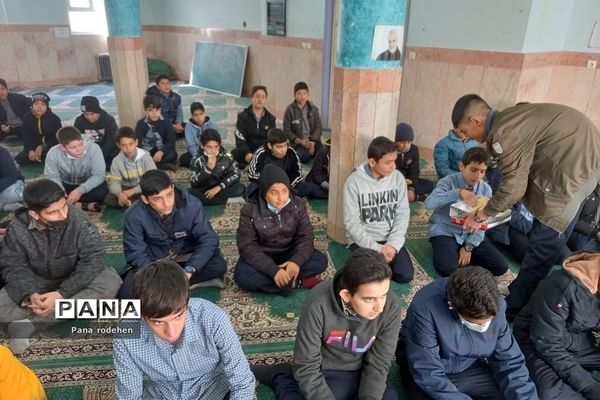 برگزاری جشن ماه رجب و میلاد امام‌ محمد باقر(ع) در دبیرستان ۱۳ آبان رودهن