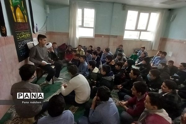 برگزاری جشن ماه رجب و میلاد امام‌ محمد باقر(ع) در دبیرستان ۱۳ آبان رودهن