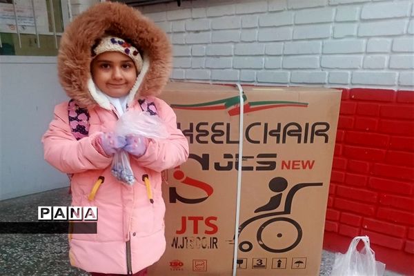 خرید یک ویلچر هدیه با جمعآوری درب بطریهای پلاستیکی