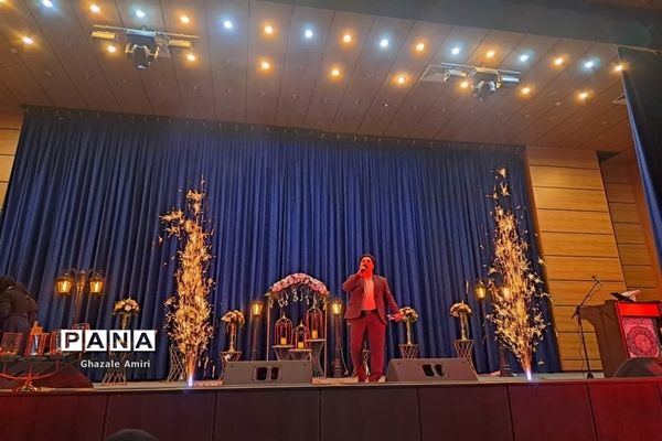 مراسم تجلیل از دانش‌آموزان برتر فرهنگی و هنری در ناحیه ۴ شیراز