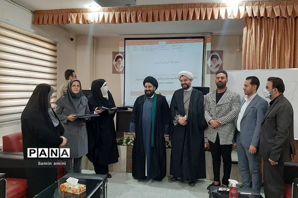 اختتامیه اجلاس نماز و تقدیر از فعالان نماز در آموزش و پرورش رودهن