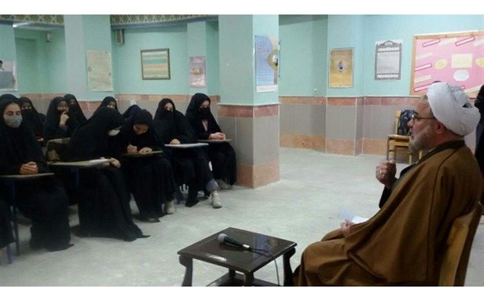نشست پرسش و پاسخ دینی در دبیرستان حضرت مریم(س) جعفریه