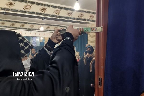 اعزام دانش‌آموزان به اردوی راهیان نور در رودهن