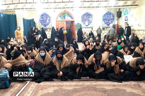 اعزام دانش‌آموزان به اردوی راهیان نور در رودهن