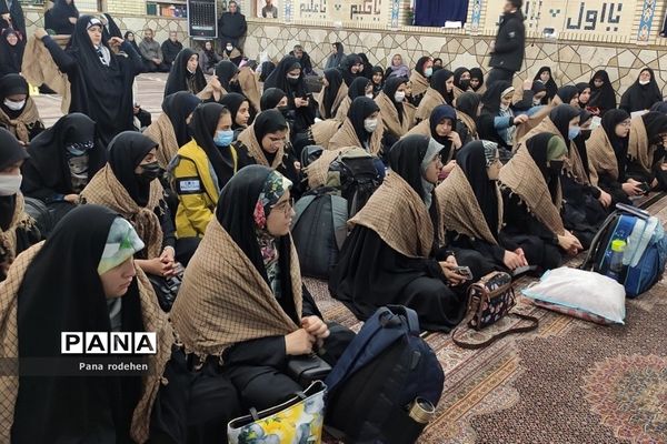 اعزام دانش‌آموزان به اردوی راهیان نور در رودهن