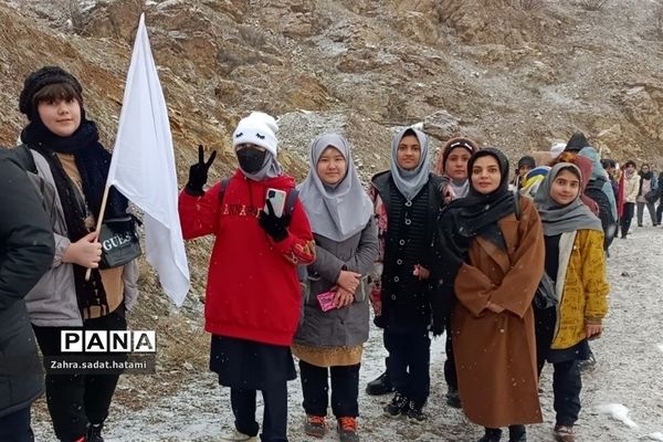 اردوی دانش‌آموزان دختر پاکدشتی و چهاردانگه  در اردوگاه شهید باهنر