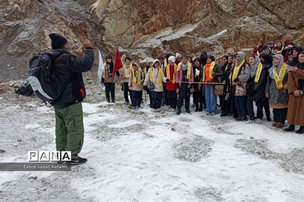 اردوی دانش‌آموزان دختر پاکدشتی و چهاردانگه  در اردوگاه شهید باهنر