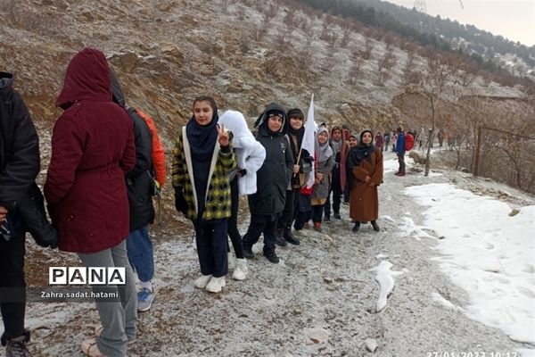 اردوی دانش‌آموزان دختر پاکدشتی و چهاردانگه  در اردوگاه شهید باهنر