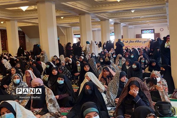 حضور فرهنگیان و دانش‌آموزان استان فارس در اجتماع محکوم کردن اهانت به قرآن کریم
