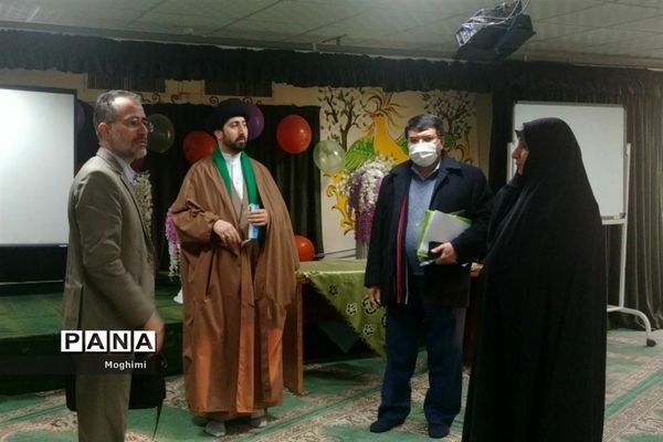مسابقات قرآن و نماز ویژه همکاران فرهنگی در دبستان فرهنگ پسر منطقه ۱۳
