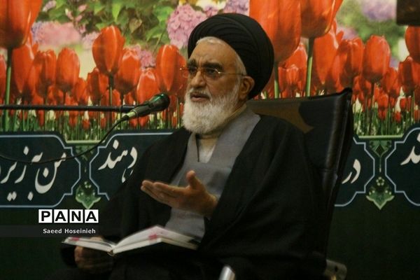 تجدید عهد خادمان فرهنگی قم با آستان مقدس بانوی کرامت