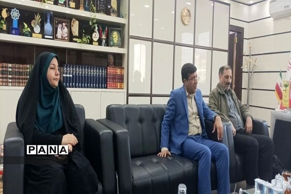 نشست هم‌اندیشی مدیر مالی سازمان دانش‌آموزی کشور با مدیرکل آموزش و پرورش استان بوشهر