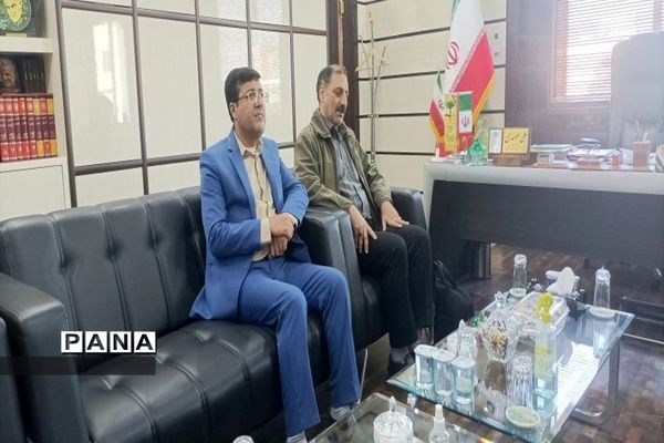 نشست هم‌اندیشی مدیر مالی سازمان دانش‌آموزی کشور با مدیرکل آموزش و پرورش استان بوشهر