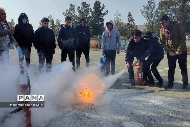 آموزش استفاده از کپسولهای آتشنشانی در هنگام آتشسوزی