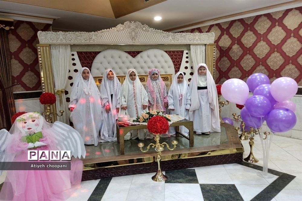 جشن عبادت دانش‌آموزان دبستان شهید آتوت منطقه ۱۴