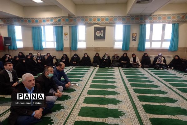 دیدار اولیا دانش‌آموزان با رییس اداره ناحیه 5 مشهد