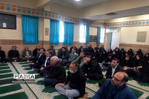 دیدار اولیا دانش‌آموزان با رییس اداره ناحیه 5 مشهد