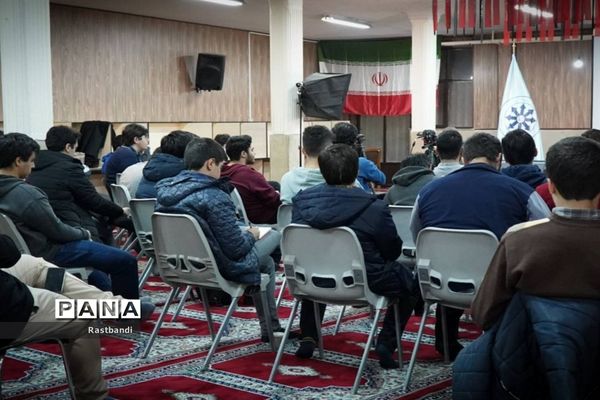 مجموعه گفتگوهای سوم شخص جمع در دبیرستان علامه حلی ۱۰