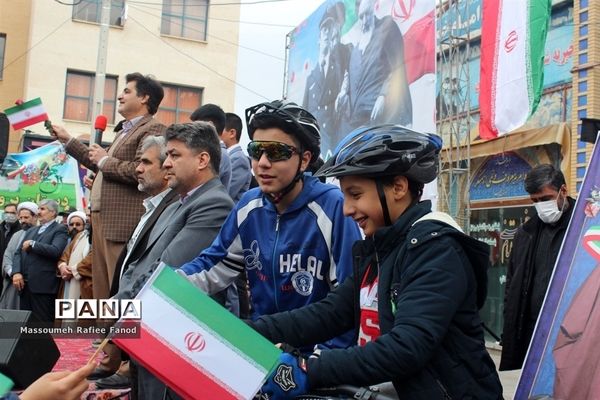 گلبانگ زنگ انقلاب در شهرستان گلبهار