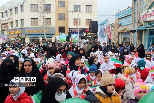 گلبانگ زنگ انقلاب در شهرستان گلبهار