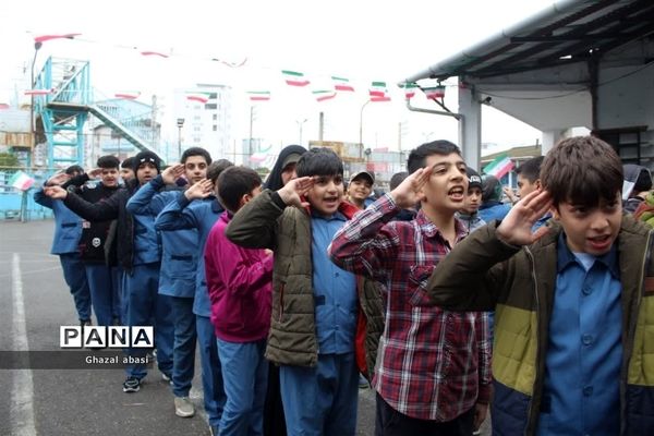 نواخته شدن زنگ انقلاب در مدارس محمودآباد