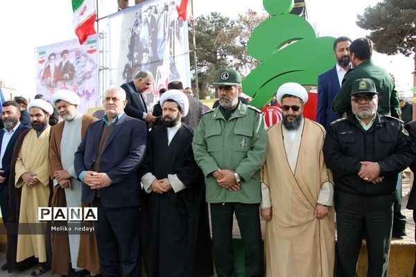 مراسم نمادین ورود امام خمینی(ره) و برنامه‌های دهه فجر در تربت جام