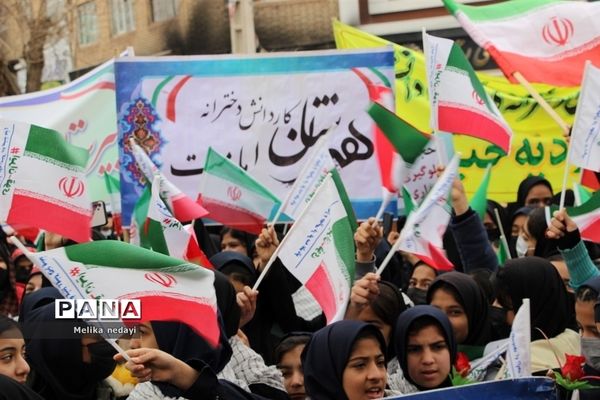 مراسم نمادین ورود امام خمینی(ره) و برنامه‌های دهه فجر در تربت جام