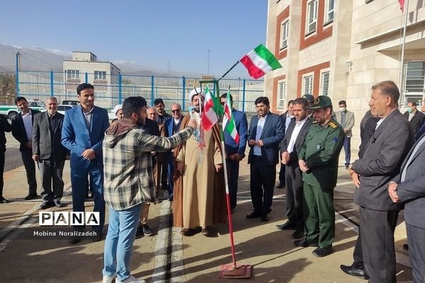 نواخته شدن زنگ انقلاب در شهرستان بدره استان ایلام