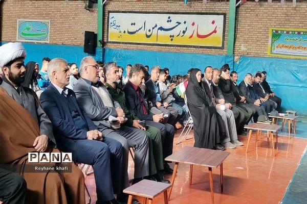 برگزاری جشن انقلاب در فرون آباد