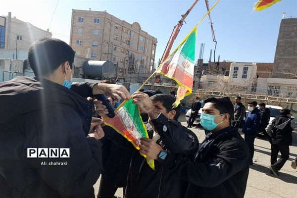 آماده سازی فضای آمورشگاه به مناسبت دهه فجر