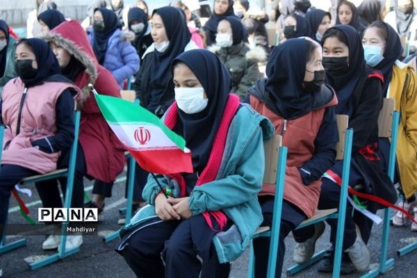 مراسم جشن انقلاب در دبیرستان عدالت بخش جوادآباد