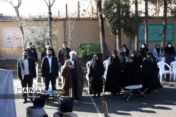 مراسم جشن انقلاب در دبیرستان عدالت بخش جوادآباد