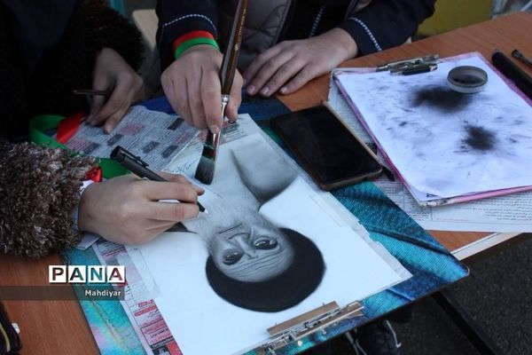 مراسم جشن انقلاب در دبیرستان عدالت بخش جوادآباد