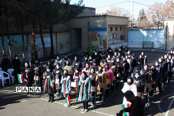 مراسم جشن انقلاب در دبیرستان عدالت بخش جوادآباد