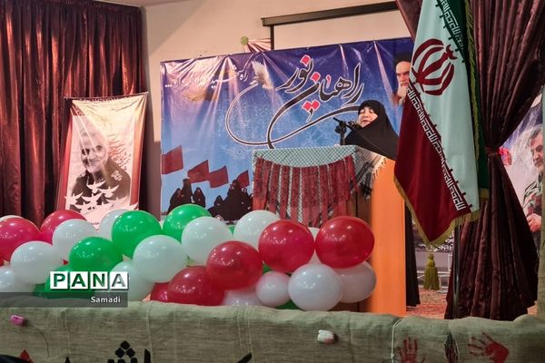 مراسم بدرقه دانش‌آموزان دختر منطقه ۱۳ اعزامی به اردوی راهیان نور