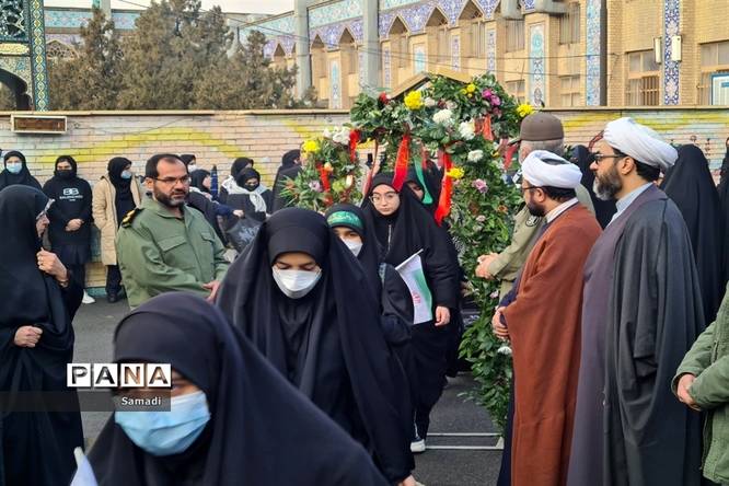 مراسم بدرقه دانشآموزان دختر منطقه ۱۳ اعزامی به اردوی راهیان نور