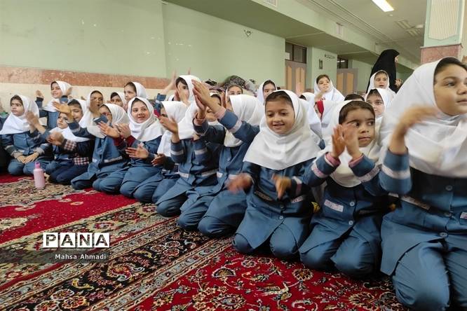 برگزاری جشن میلاد امام علی (ع) و امام جواد (ع) در دبستان شهید محمد سیفی