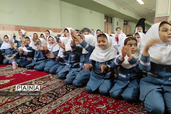 برگزاری جشن میلاد امام علی (ع) و امام جواد (ع) در دبستان شهید محمد سیفی