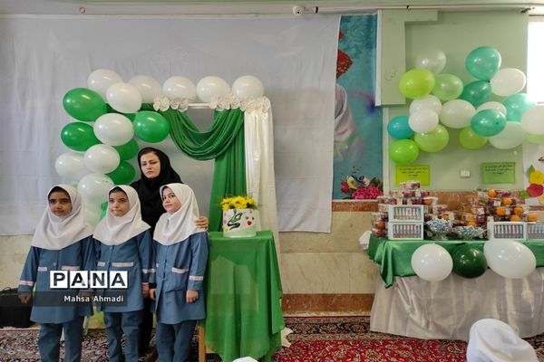 برگزاری جشن میلاد امام علی (ع) و امام جواد (ع) در دبستان شهید محمد سیفی