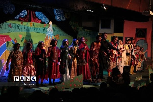 افتتاحییه نمایش خروس پرحنایی در ورامین