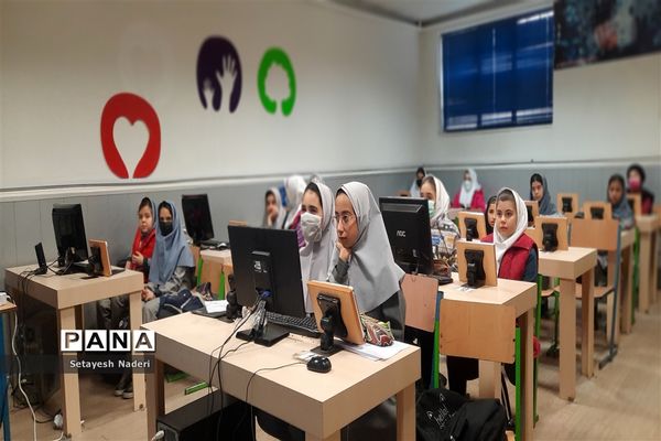 مسابقه و‌ساخت موشک کاغذی، اوریگامی در پژوهش‌سرای دانش‌آموزی باقرالعلوم شهرستان قرچک