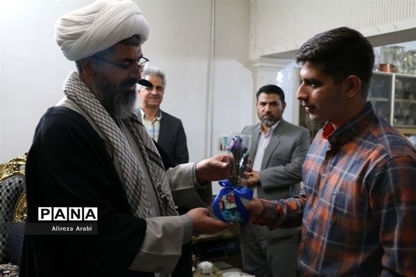 دیدار و قدردانی از مردان جوان کاشمر در روز مرد