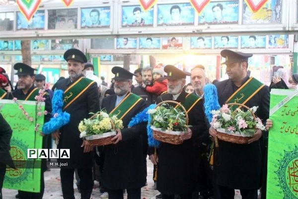 گلباران مزار شهدای قم  بمناسبت دهه فجر