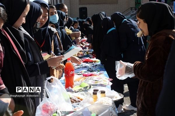 برپایی بازارچه و آثار دستی در مدرسه عدالت  بخش جوادآباد