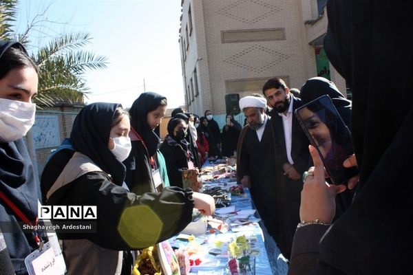 برپایی بازارچه و آثار دستی در مدرسه عدالت  بخش جوادآباد