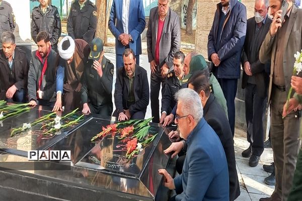 برگزاری مراسم غبار‌روبی مزار شهدای شهرستان نظرآباد