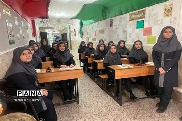 برگزاری طرح ملی مفاخر در دبیرستان آیین اسلام ناحیه هفت مشهد