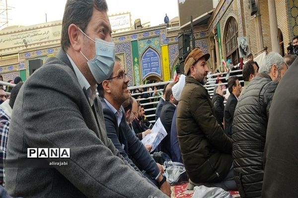 استقبال فرهنگیان و دانش‌آموزان منطقه کهریزک از رئیس‌جمهوری